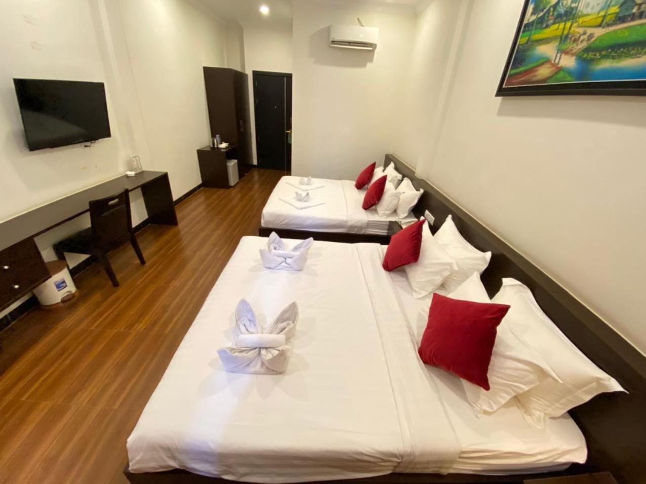 Apple Hotel Two - Near Phnom Penh Airport Bagian luar foto