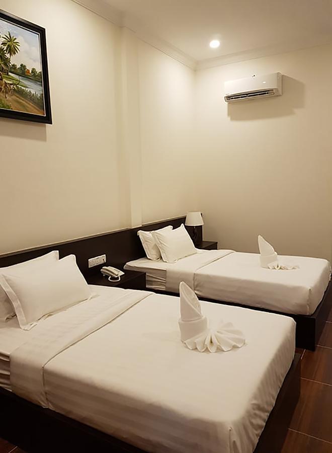 Apple Hotel Two - Near Phnom Penh Airport Bagian luar foto