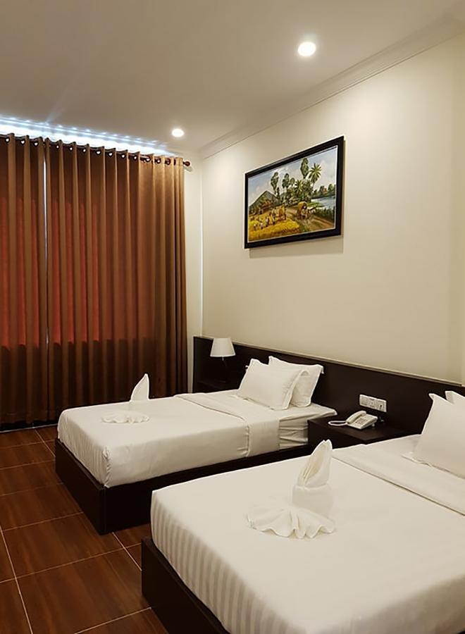 Apple Hotel Two - Near Phnom Penh Airport Bagian luar foto