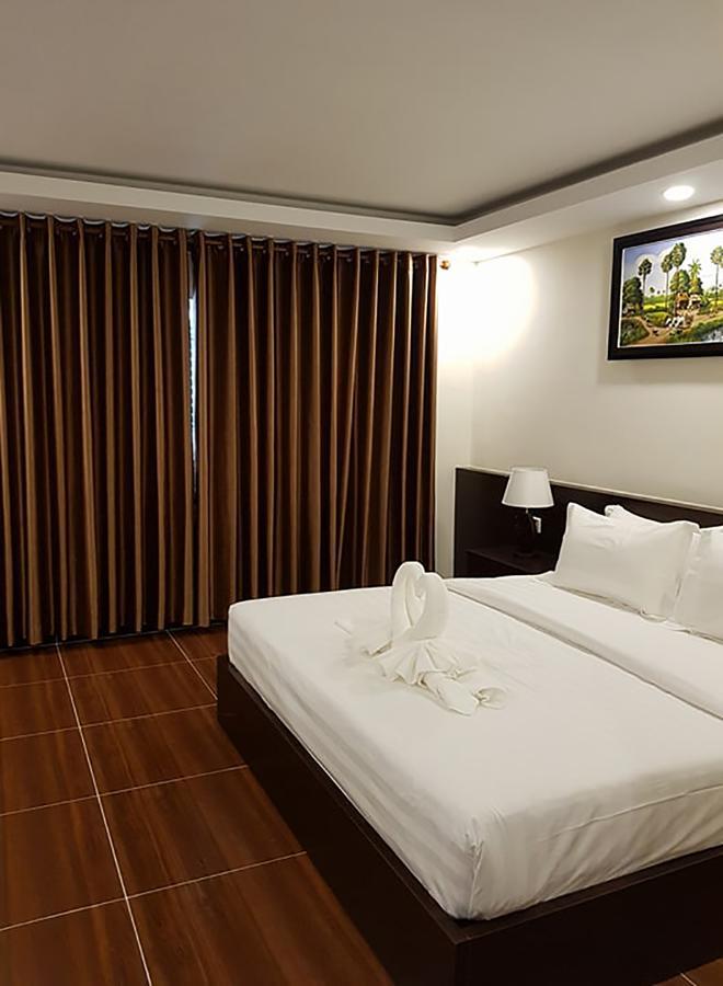 Apple Hotel Two - Near Phnom Penh Airport Bagian luar foto