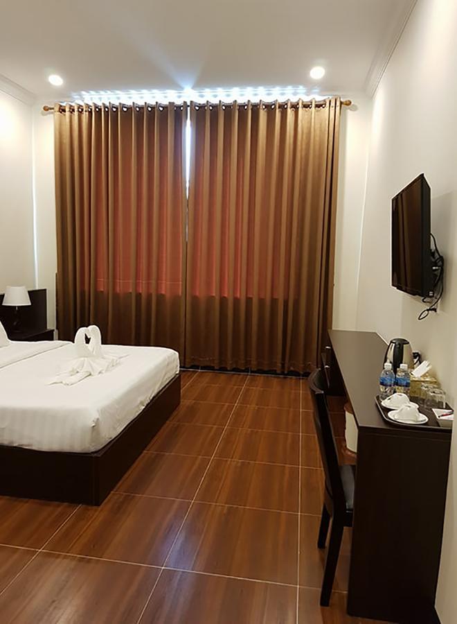 Apple Hotel Two - Near Phnom Penh Airport Bagian luar foto